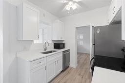Picture of 930 40Th Avenue Ne, St Petersburg, FL 33703