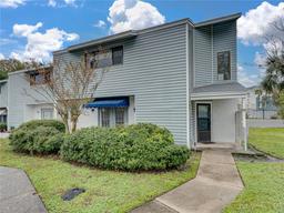 Picture of 222 Carpenters Way Unit 9, Lakeland, FL 33805