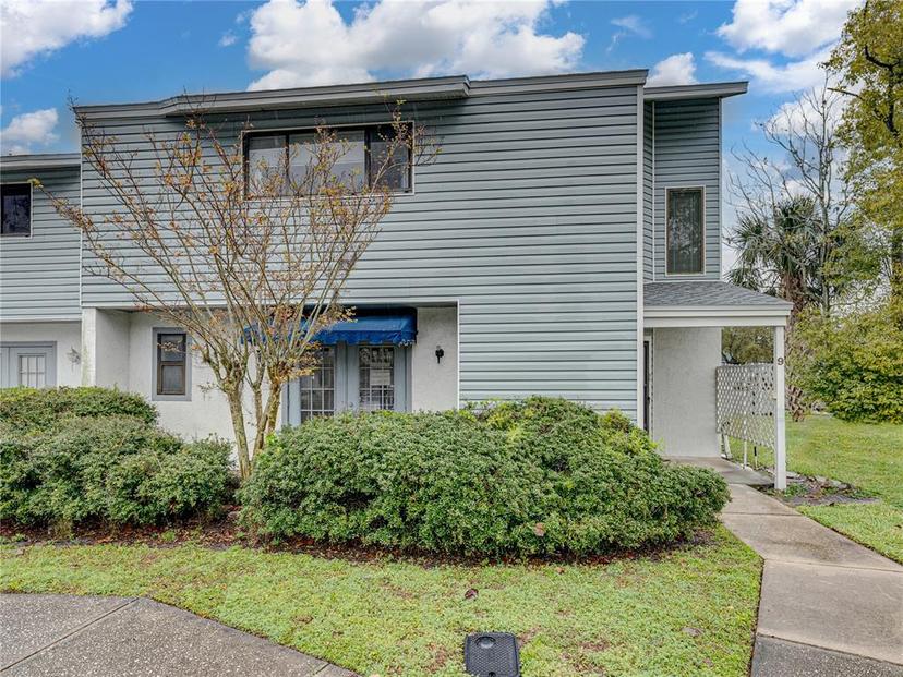 Picture of 222 Carpenters Way Unit 9, Lakeland FL 33805
