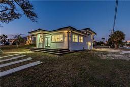 Picture of 2061 S Peninsula Drive, Daytona Beach, FL 32118