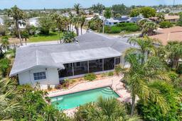 Picture of 1220 Lakeside Drive, Venice, FL 34293