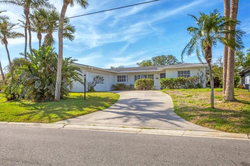 Picture of 1220 Lakeside Drive, Venice FL 34293
