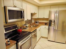 Picture of 618 Bird Bay Drive S Unit 110, Venice, FL 34285