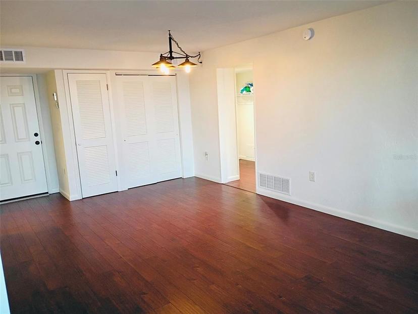 Picture of 618 Bird Bay Drive S Unit 110, Venice FL 34285