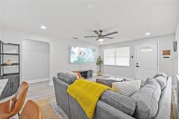 Picture of 843 Queensboro Avenue S, St Petersburg, FL 33701