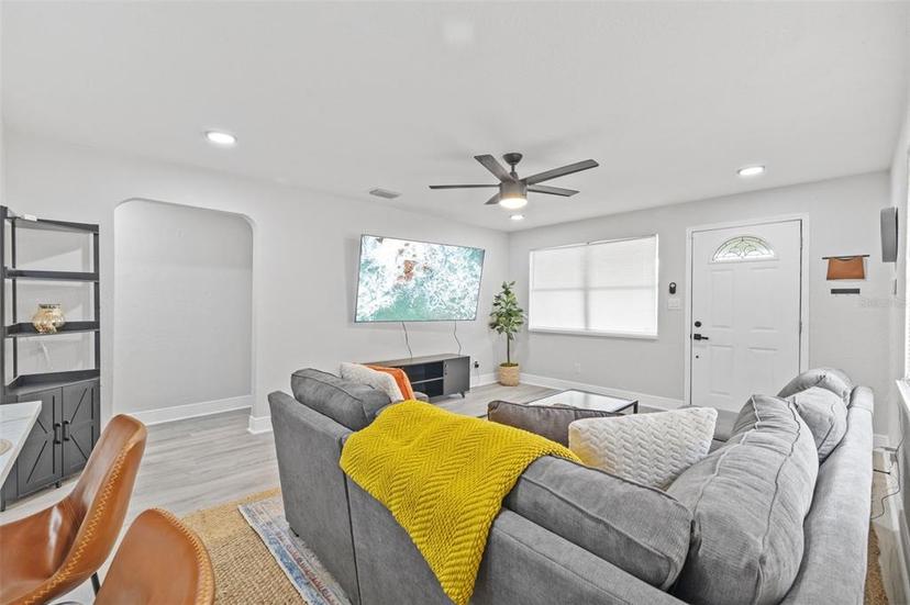 Picture of 843 Queensboro Avenue S, St Petersburg FL 33701