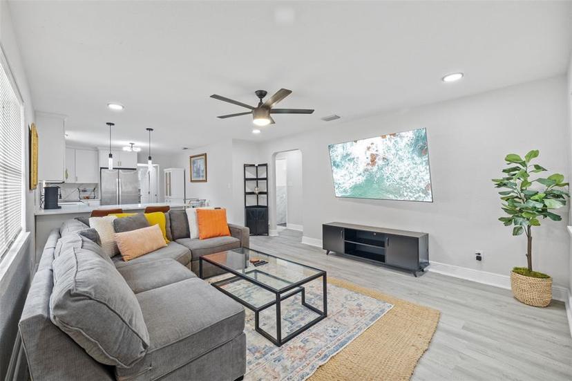 Picture of 843 Queensboro Avenue S, St Petersburg FL 33701