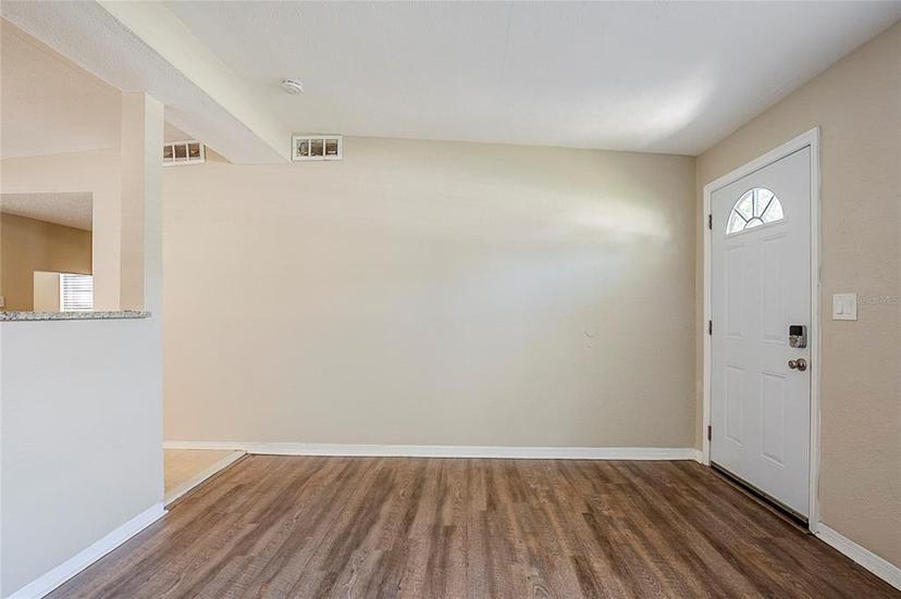 Picture of 1542 39 Street S, St Petersburg FL 33711