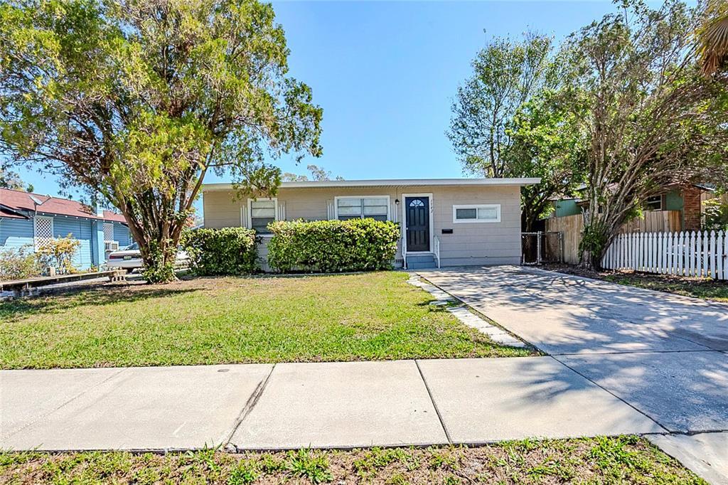 Picture of 1542 39 Street S, St Petersburg, FL 33711