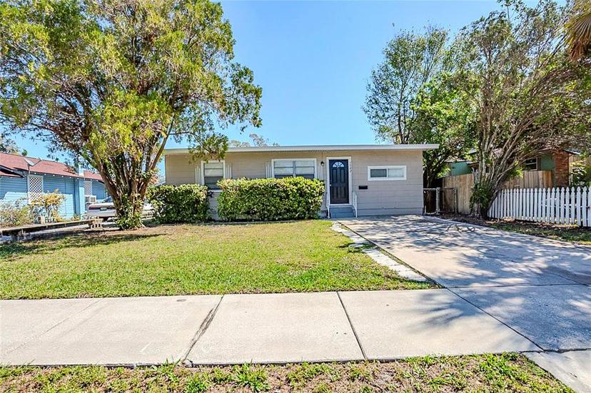Picture of 1542 39 Street S, St Petersburg FL 33711