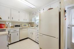 Picture of 2100 Kings Highway Unit 831, Port Charlotte, FL 33980
