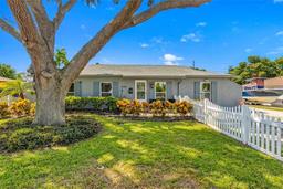 Picture of 4135 Beach Drive Se, St Petersburg, FL 33705