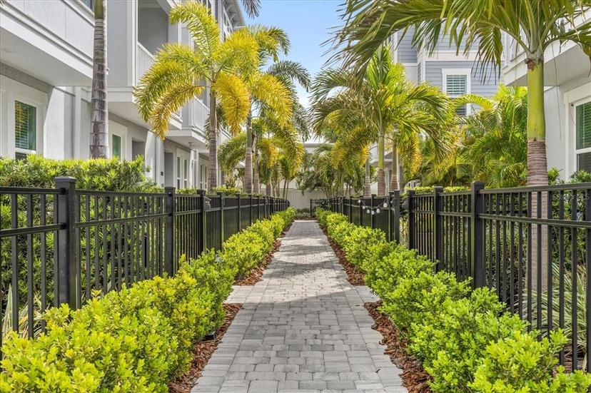 Picture of 206 S Tampania Avenue Unit 2, Tampa FL 33609
