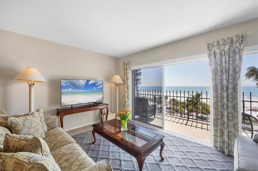 Picture of 101 Benjamin Franklin Drive Unit 63, Sarasota FL 34236
