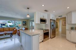 Picture of 809 Royal Drive, Largo, FL 33770