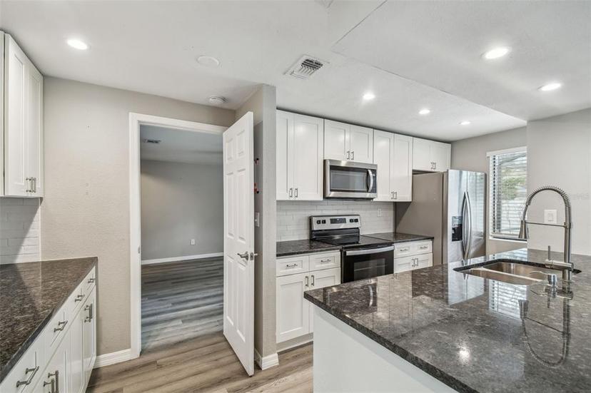 Picture of 5822 Silver Moon Avenue, Tampa FL 33625