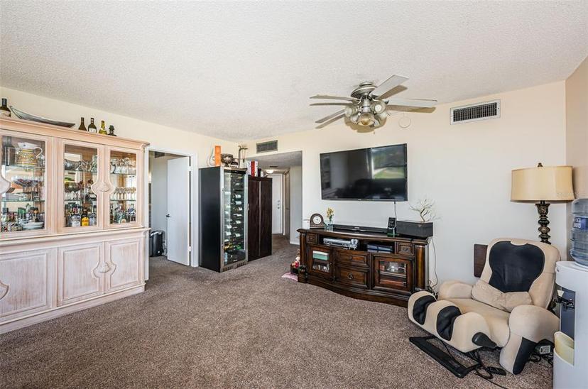 Picture of 6210 Sun Boulevard Unit 408, St Petersburg FL 33715