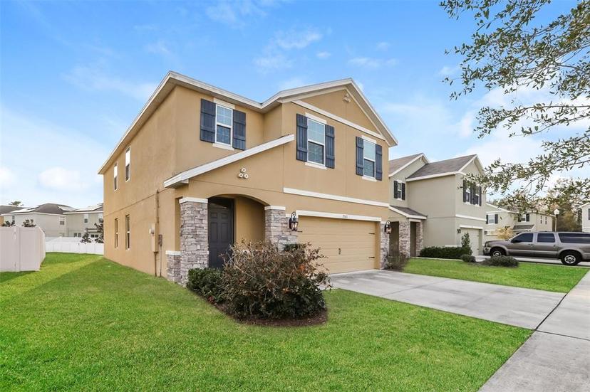Picture of 2303 Ashberry Ridge Drive, Plant City FL 33563