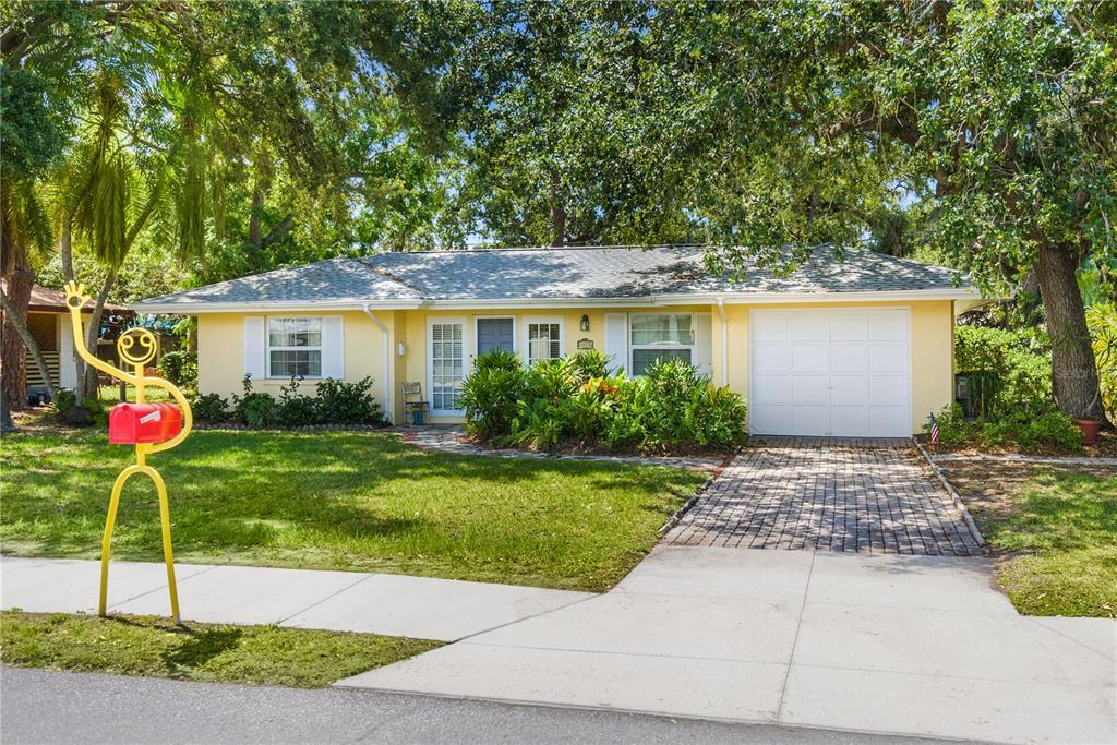 Picture of 1870 Jasmine Drive, Sarasota, FL 34239