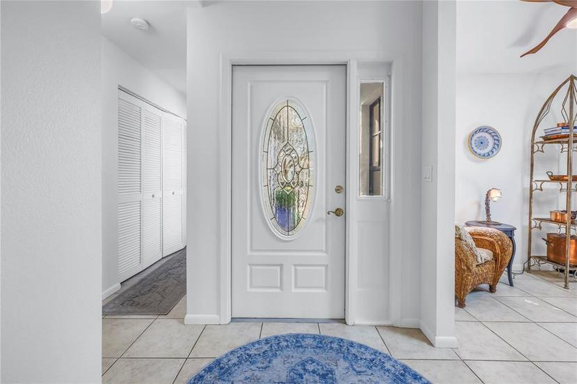 Picture of 992 San Carlos Court Ne, St Petersburg FL 33702