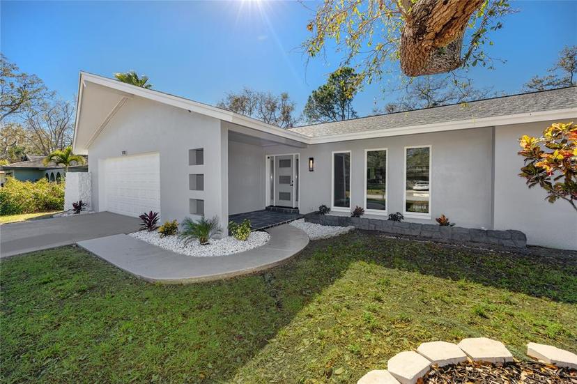 Picture of 1100 Webb Dr, Clearwater FL 33755