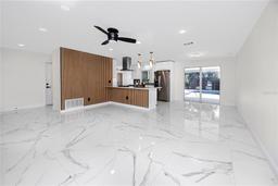 Picture of 1100 Webb Dr, Clearwater, FL 33755