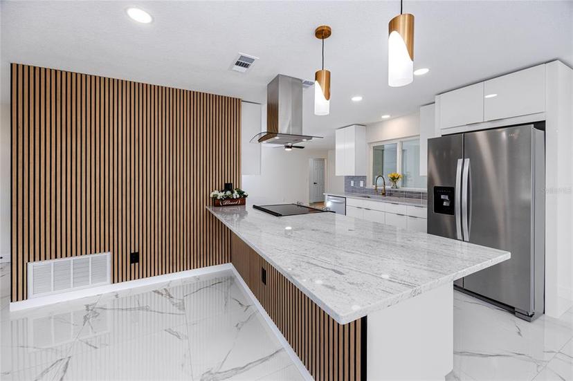 Picture of 1100 Webb Dr, Clearwater FL 33755