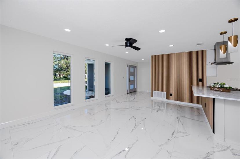 Picture of 1100 Webb Dr, Clearwater FL 33755