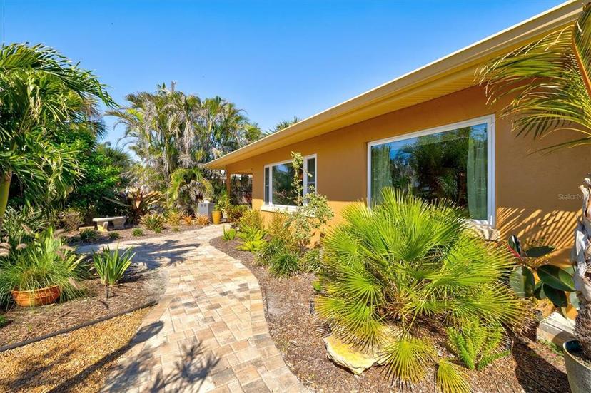 Picture of 516 Dante Street, Venice FL 34285