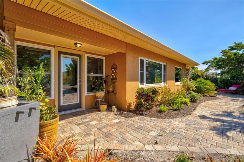 Picture of 516 Dante Street, Venice FL 34285