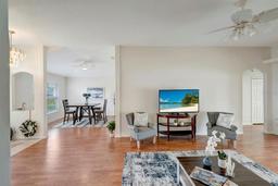 Picture of 517 S Valencia Circle Sw, Vero Beach, FL 32968