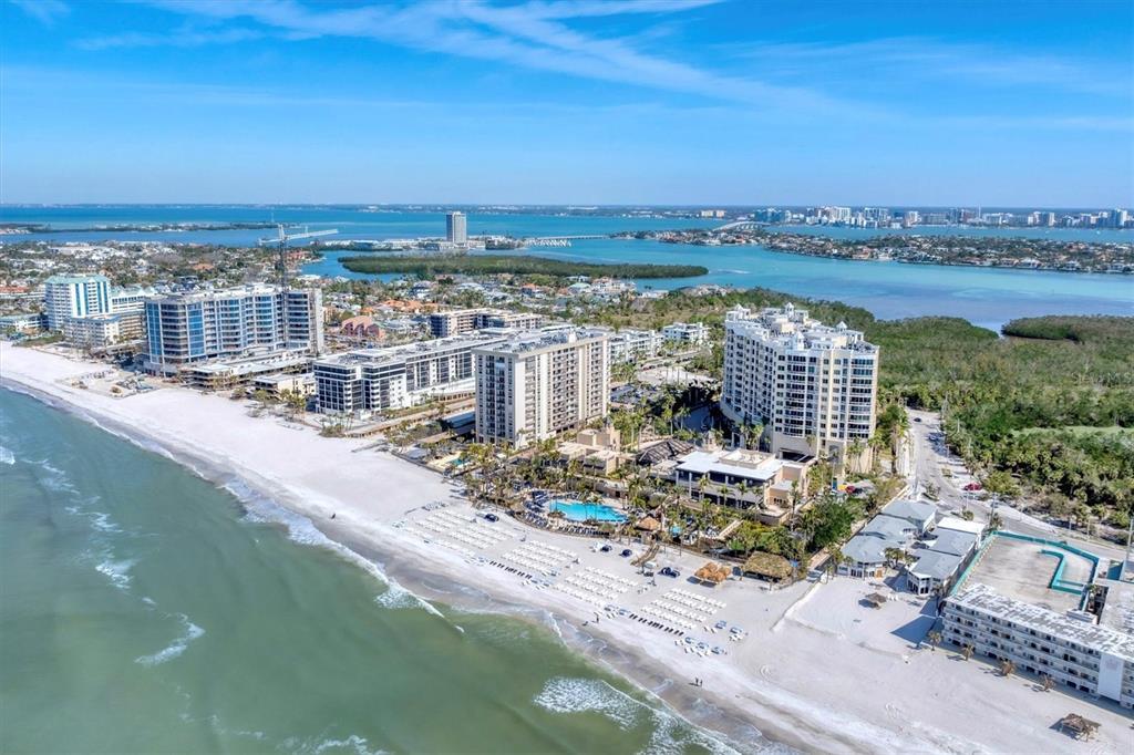 Picture of 1300 Benjamin Franklin Drive Unit 304, Sarasota, FL 34236
