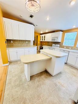 Picture of 24270 Browning Place, Brooksville, FL 34601