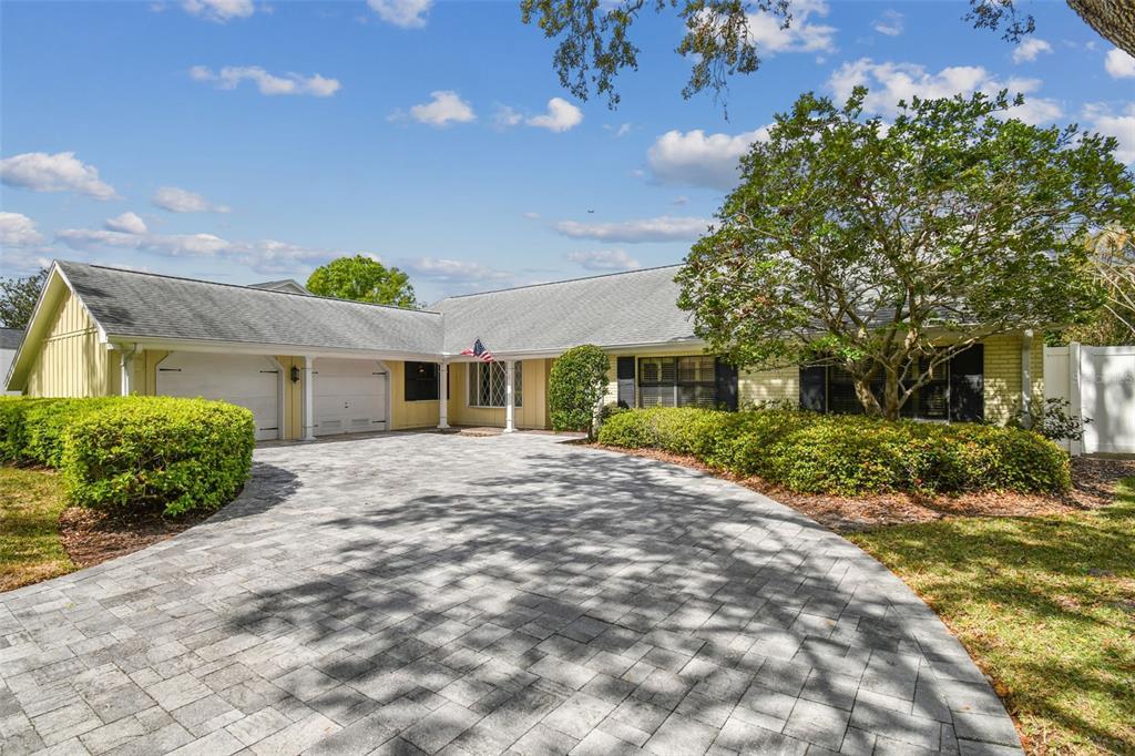 Picture of 4044 Priory Circle, Tampa, FL 33618