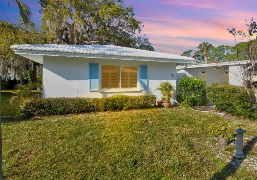 Picture of 1832 University Place Unit 23, Sarasota FL 34235