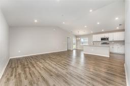 Picture of 1047 Aruba Avenue, Mulberry, FL 33860