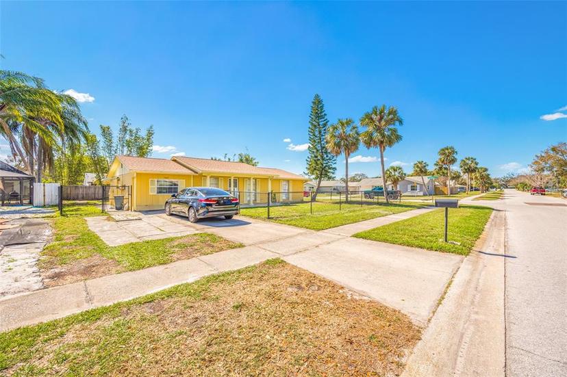 Picture of 1409 Castleworks Lane, Tarpon Springs FL 34689