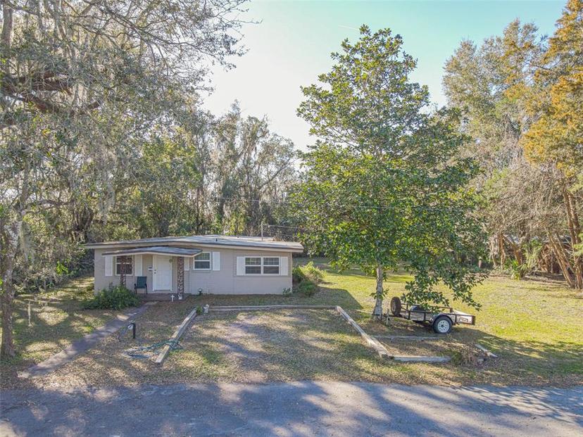 Picture of 324 S Highland Street, Bushnell FL 33513