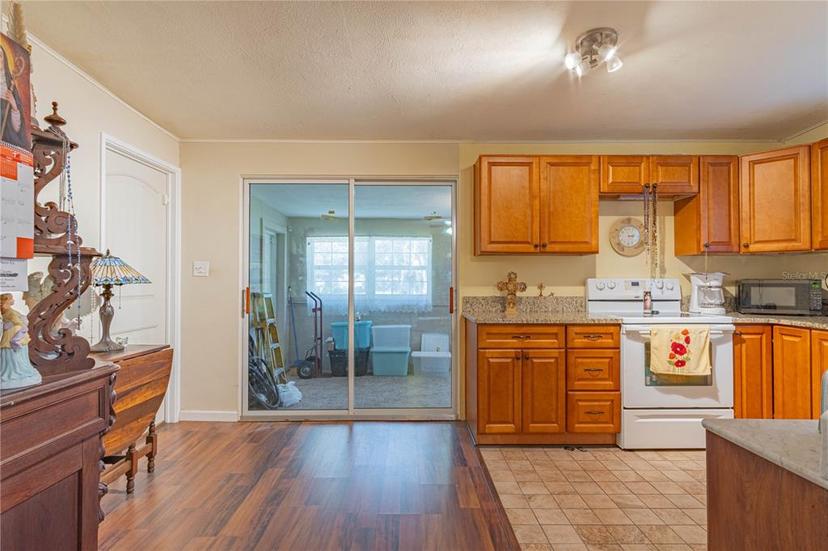 Picture of 324 S Highland Street, Bushnell FL 33513
