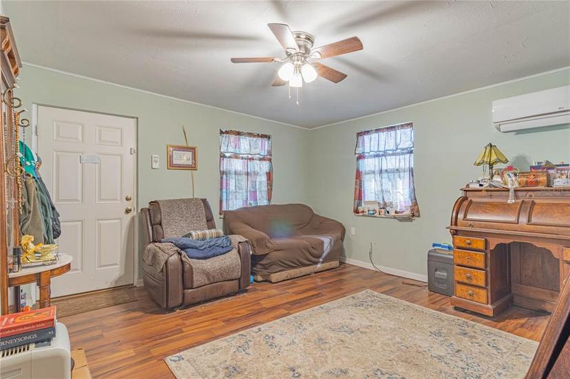 Picture of 324 S Highland Street, Bushnell FL 33513