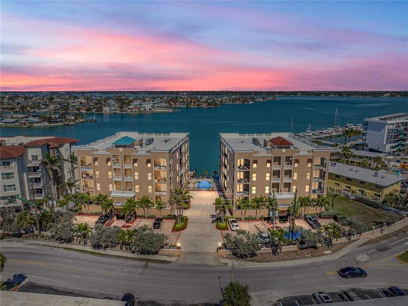 Picture of 240 108Th Avenue Unit 102, Treasure Island FL 33706