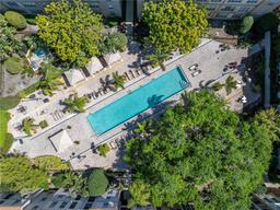 Picture of 2402 W Azeele Street Unit 423, Tampa, FL 33609