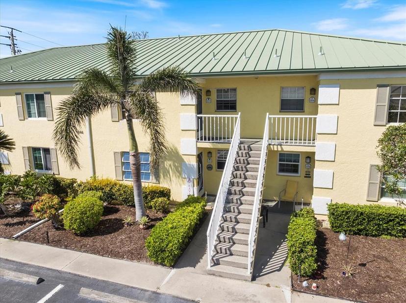 Picture of 944 Capri Isles Boulevard Unit 103, Venice FL 34292
