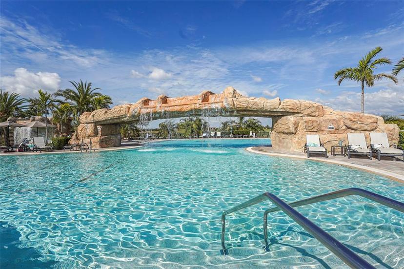 Picture of 5517 Palmer Circle Unit 203, Bradenton FL 34211