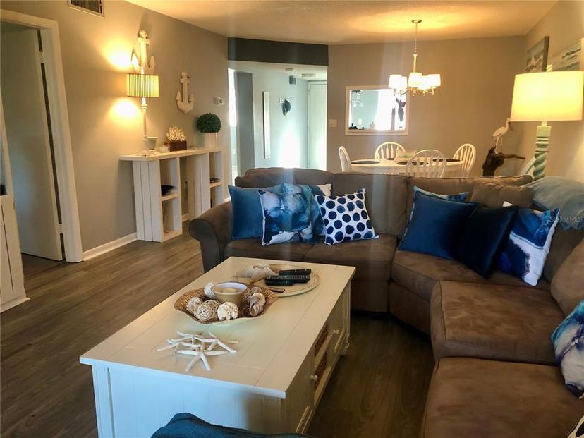 Picture of 861 Maple Court Unit 307, Dunedin FL 34698