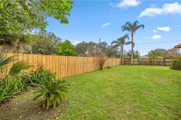 Picture of 1000 Woodward Oaks Circle, Eustis, FL 32726