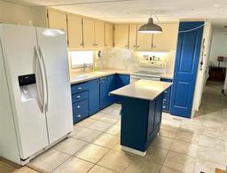 Picture of 11138 102Nd Way Unit 224, Largo, FL 33773