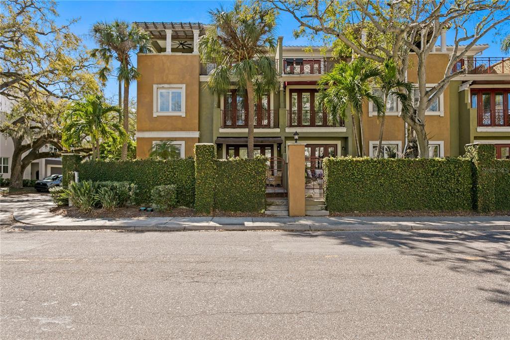Picture of 4907 Bayshore Boulevard Unit 115, Tampa, FL 33611
