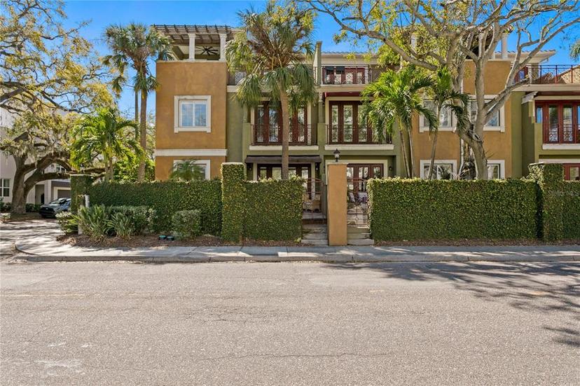 Picture of 4907 Bayshore Boulevard Unit 115, Tampa FL 33611