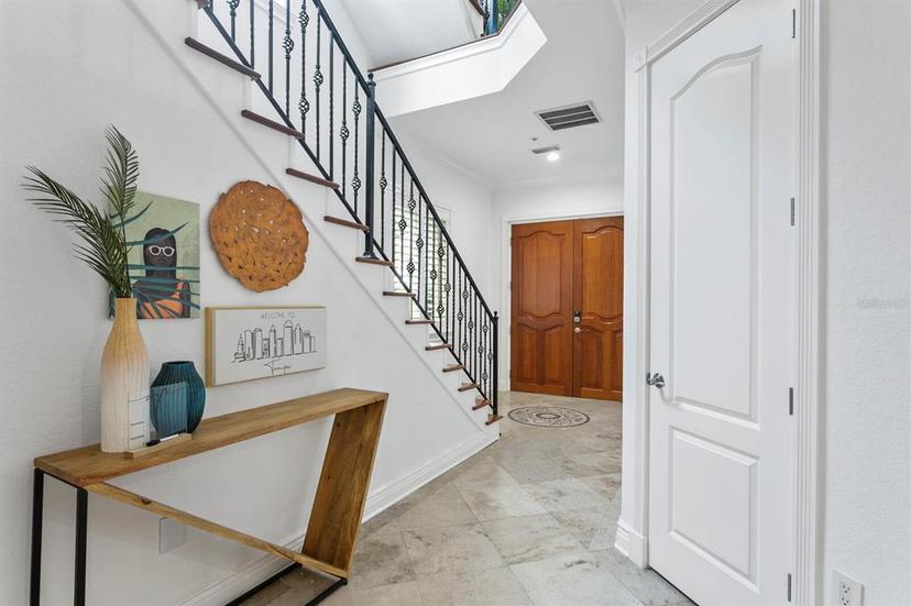 Picture of 4907 Bayshore Boulevard Unit 115, Tampa FL 33611